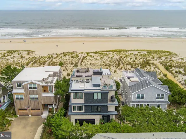 11 N 3rd St, Beach Haven, NJ 08008