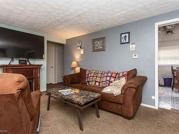4th image of 819 Leroy St