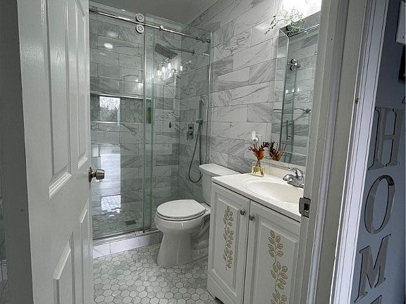 4th image of 2709 Calverton St