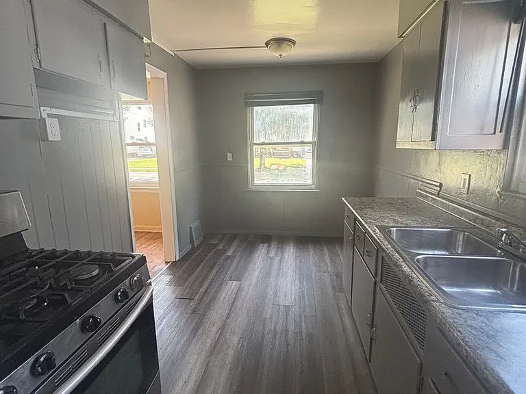 15409 Benhoff Dr — Photo 10
