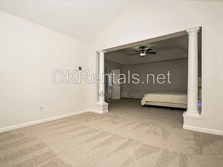 3926 Yosemite Park Ln — Photo 10
