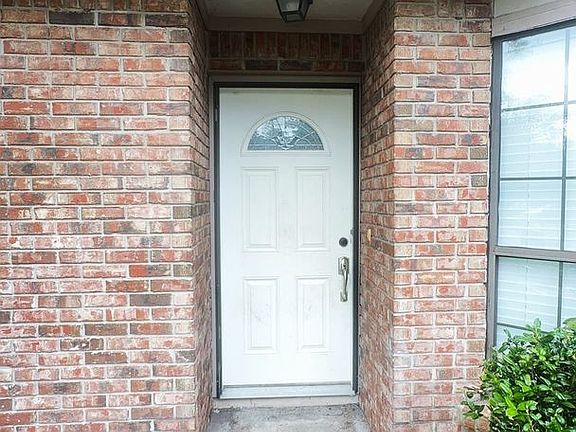 2nd image of 5639 Bennington Dr