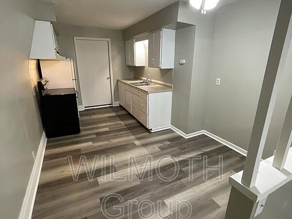 5th image of 210 Whitlock Ave APT C