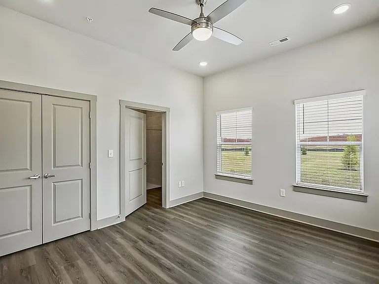 Brio Parc Apartments & Townhomes — Photo 75