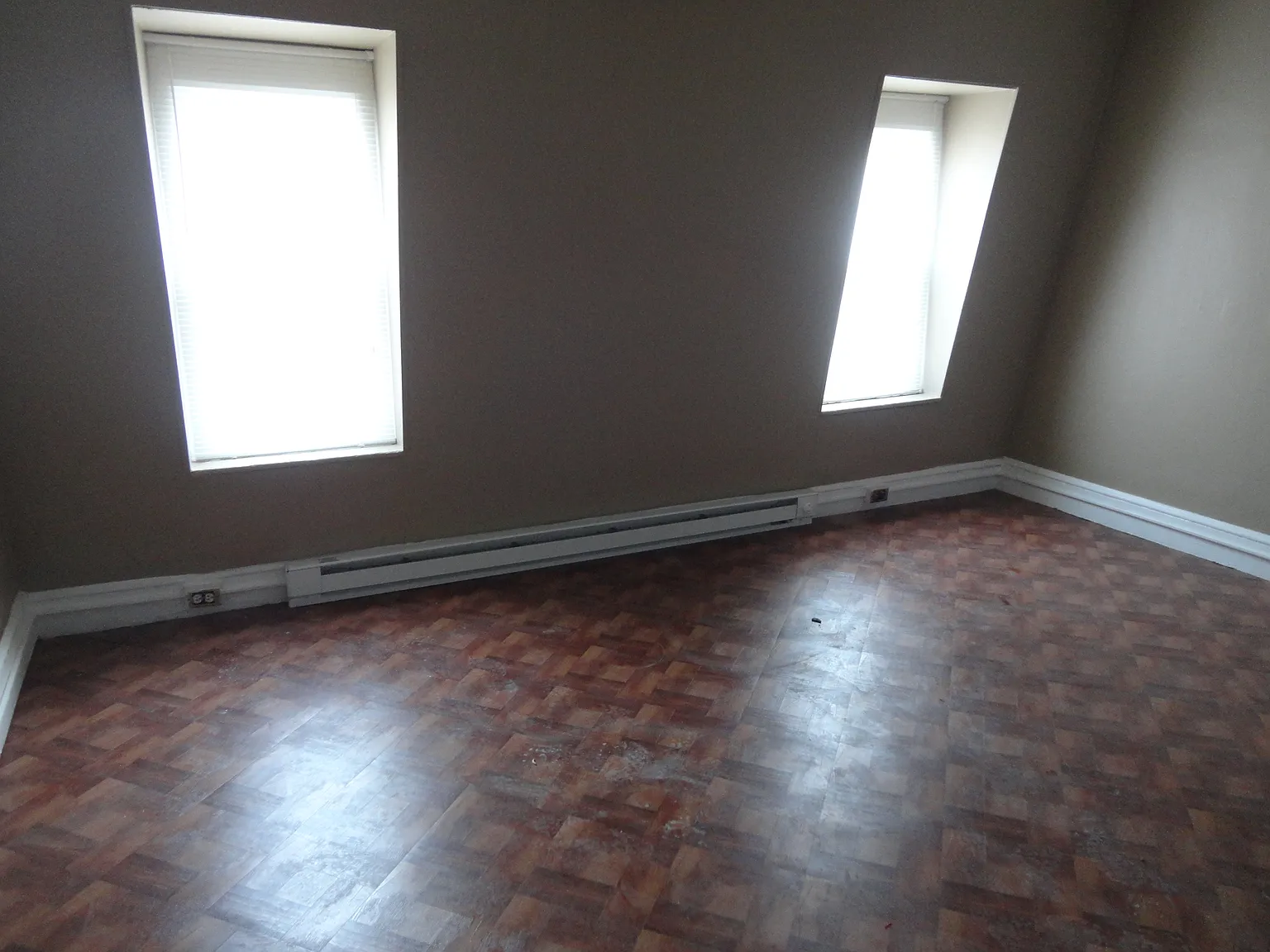 2 bed, 1000 sqft, $1,195 — Photo 2