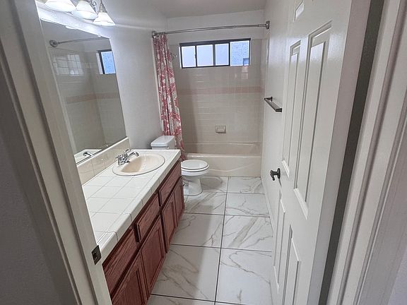 5th image of 266 Alder St