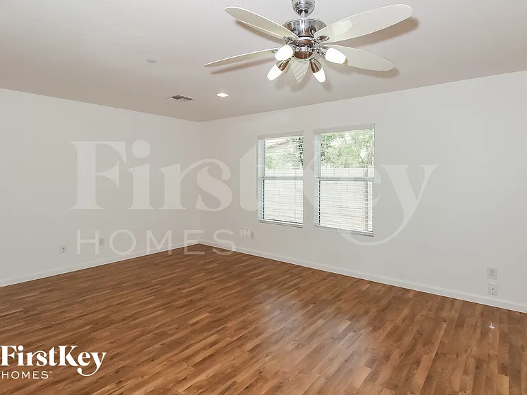 8470 N Placita De La Manzana — Photo 10