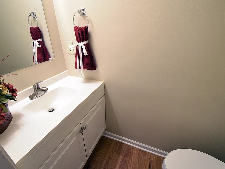 20 King Arthur Ct — Photo 11
