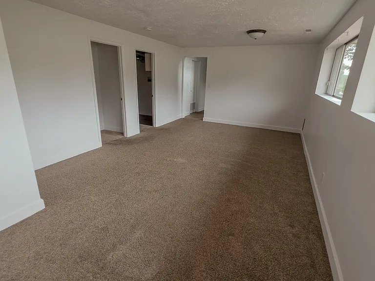 2222 E 6525 S — Photo 32