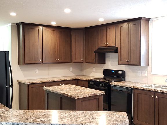 2nd image of 516 Courtland Ln #607