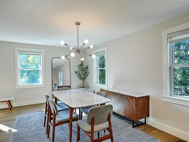 137 Rosebriar Ave — Photo 13