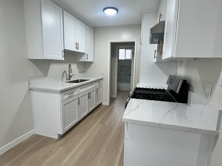 861 N Washington Pl #2 — Photo 4