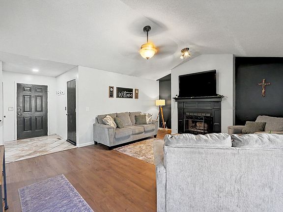 4th image of 11614 W Delano Ct