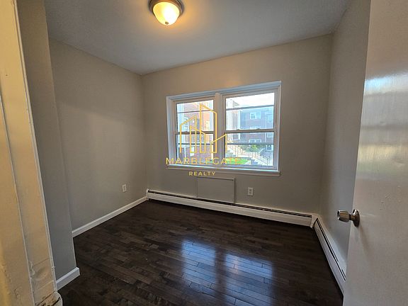 5th image of 479 Roseville Ave #9A