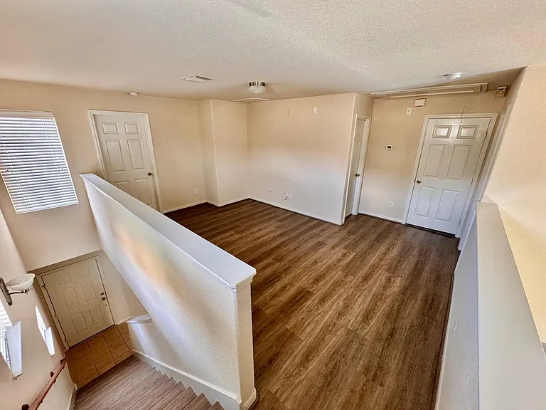 3947 Calgary Cir — Photo 14
