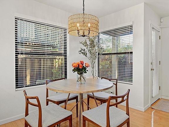 4th image of 3204 Villa Lane