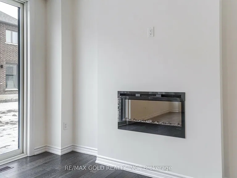 26 Del Grappa St — Photo 17