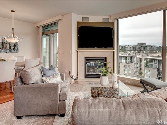 New carpets throughout make this condo feel brand new.