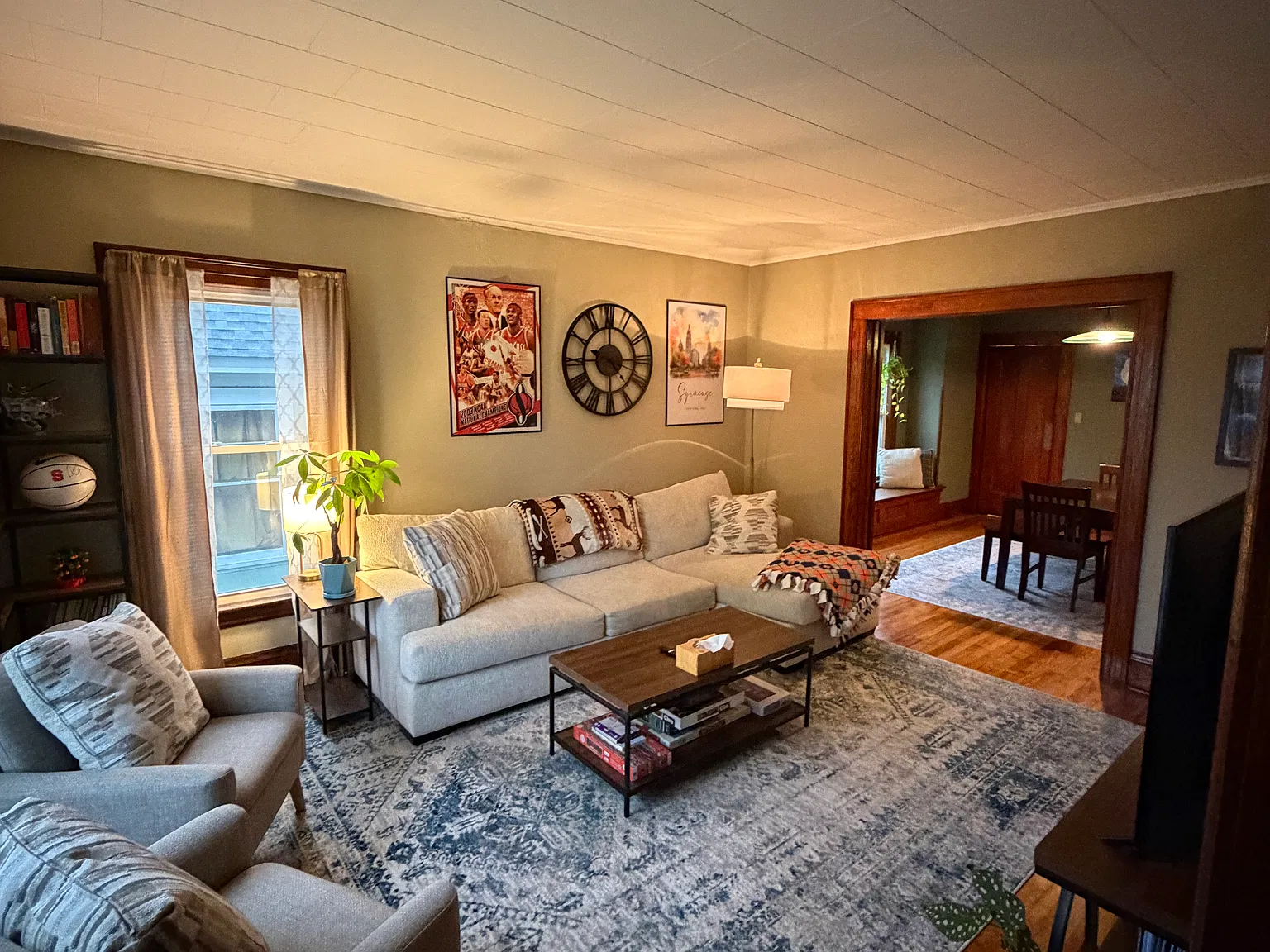 3 bed, 1200 sqft, $1,800 — Photo 2