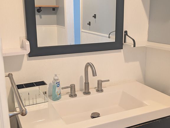 2nd image of 2285 E Carriage Hill Dr #3