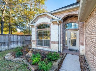 138 Magnolia Grove Ln, Conroe, TX 77384