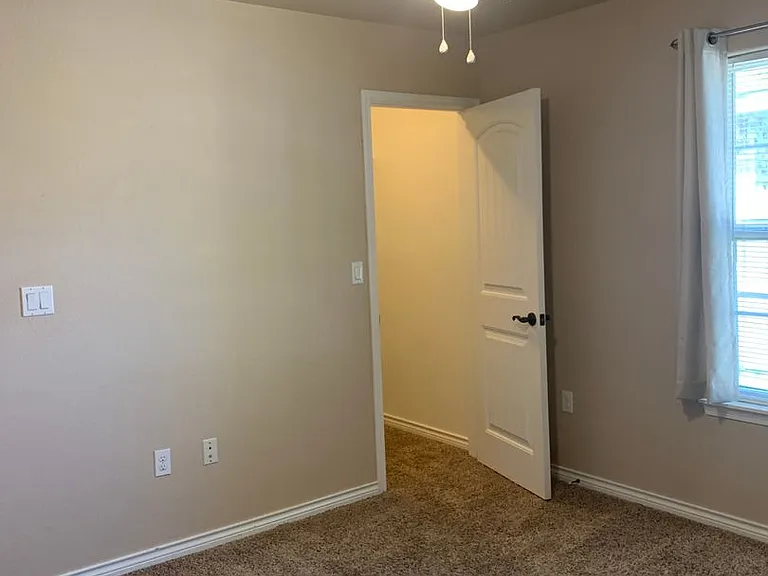 4301 Sandstone Dr — Photo 16