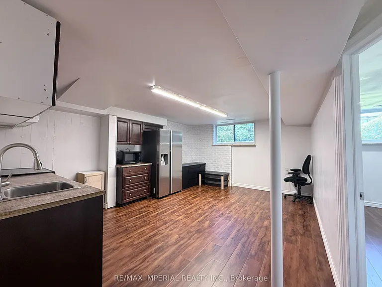 52 Yongehurst Rd #2 — Photo 2