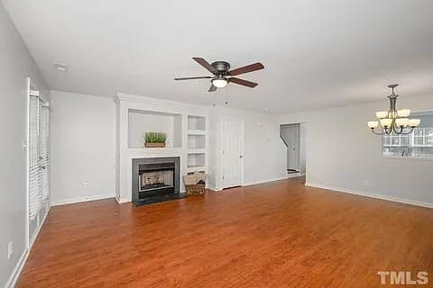 3rd image of 223 Virens Dr