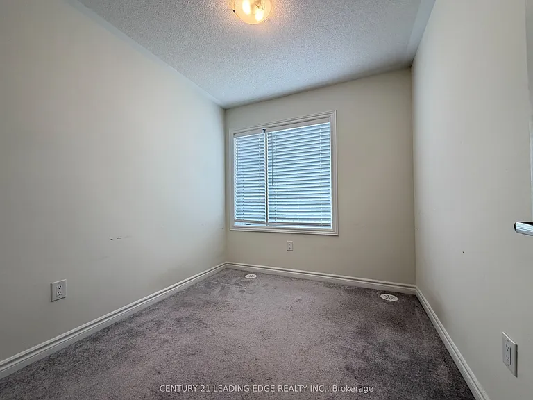 70 Lockyer Dr — Photo 27