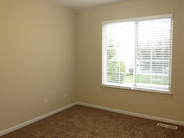 16458 Coventry Ln — Photo 18
