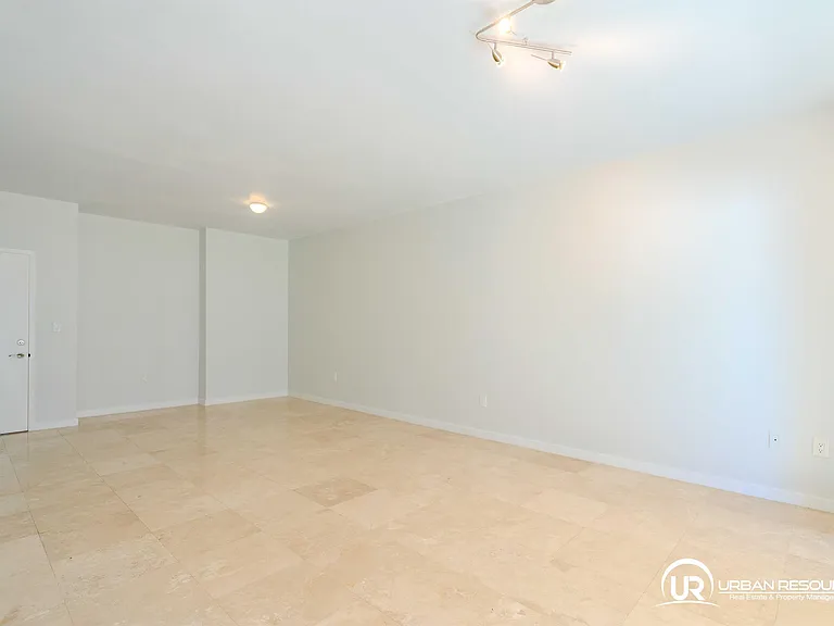 300 Majorca Ave #Penthouse 403 — Photo 15