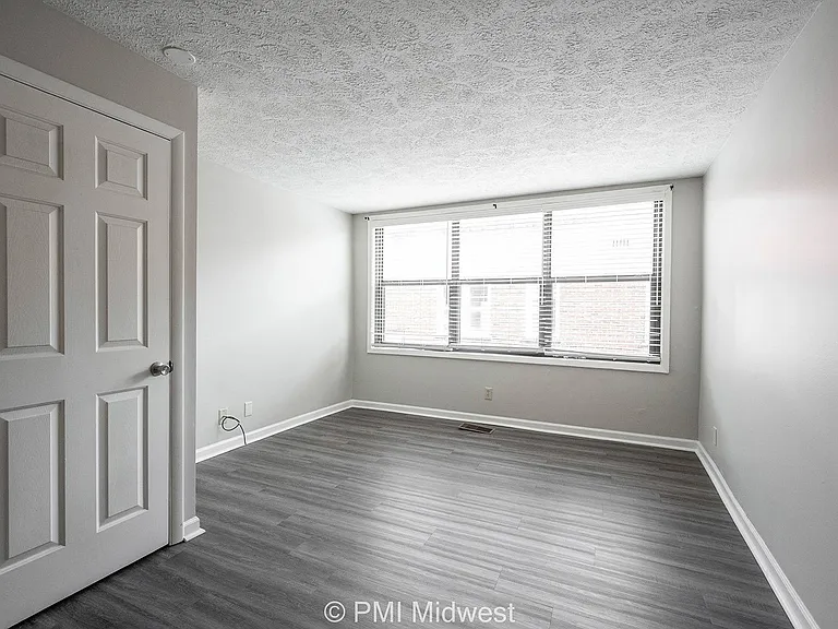 3736 N Meridian St — Photo 32