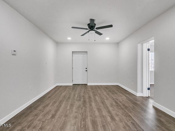 5th image of 3200 E San Antonio Ave