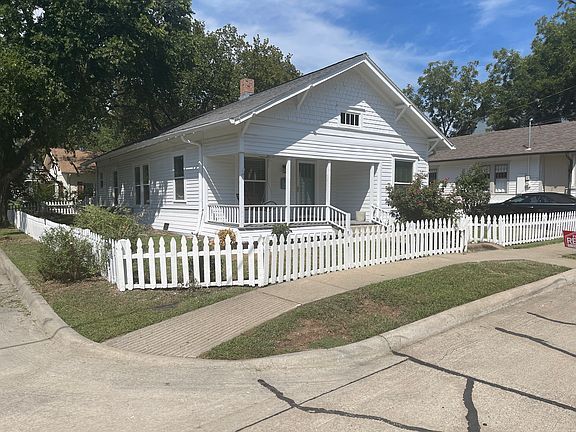 2nd image of 708 W Hunt St