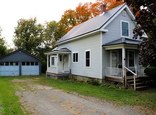 12 Smyrna St, Houlton, ME 04730