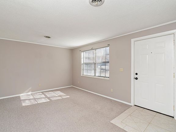 5th image of 10492 Laura Lee Ln