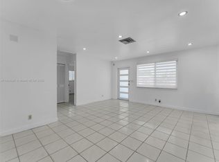 (Undisclosed Address), Hollywood, FL 33025