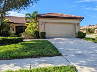 348 Bluewater Falls Ct, Apollo Beach, FL 33572