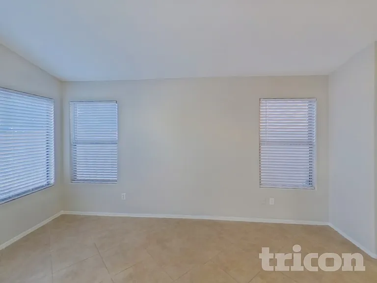 1612 E Barbarita Ave — Photo 3