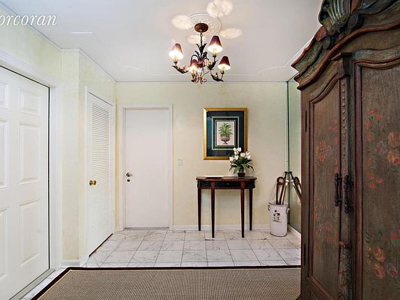 3rd image of 1465 N Lake Way