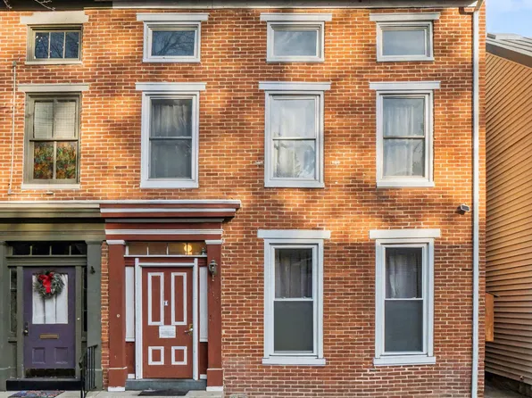 117 S Market St #4, Mechanicsburg, PA 17055