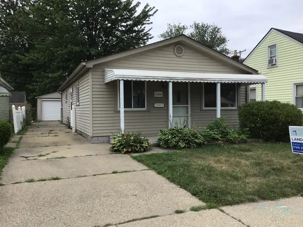21816 Rosedale St, Saint Clair Shores, MI 48080