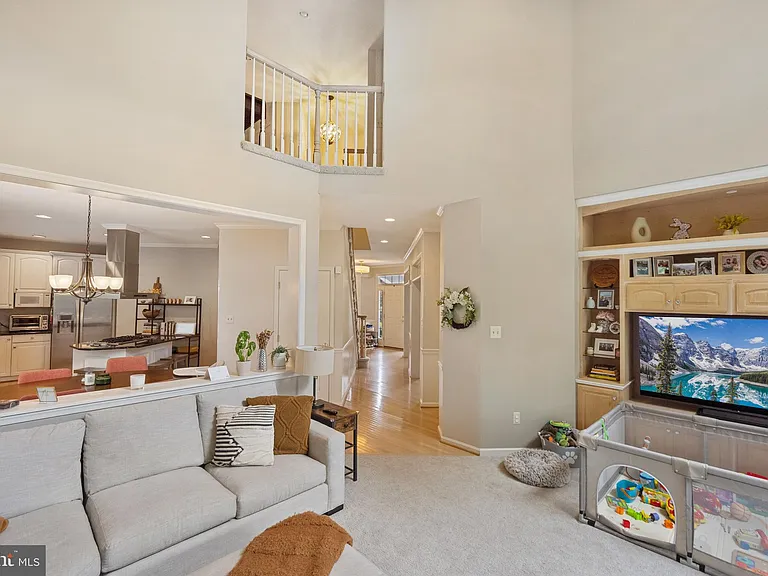 2207 Frank St — Photo 19