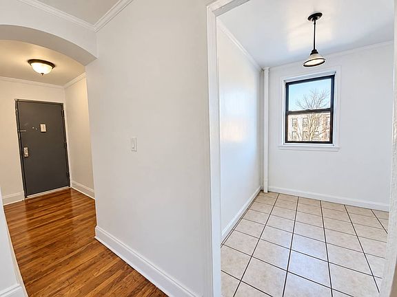 4th image of 725 4th Ave APT Ee3