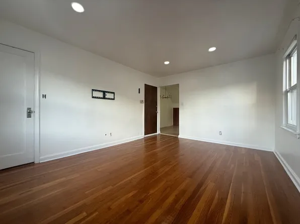 30 Kelly Parkway image 4 of 18