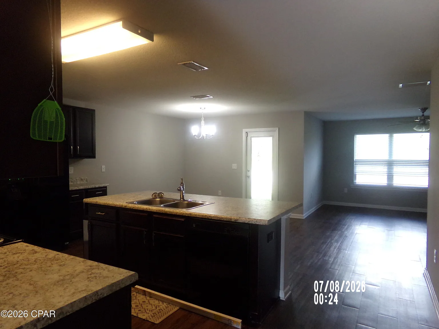 4 bed, 1768 sqft, $2,195 — Photo 3