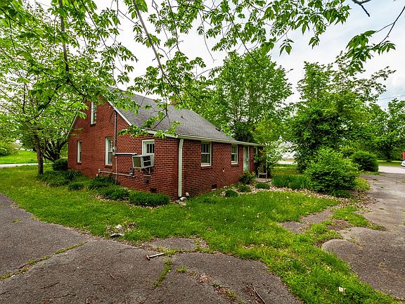 3rd image of 215 Shivel Dr