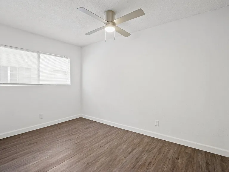 Westminster Apartments — Photo 20