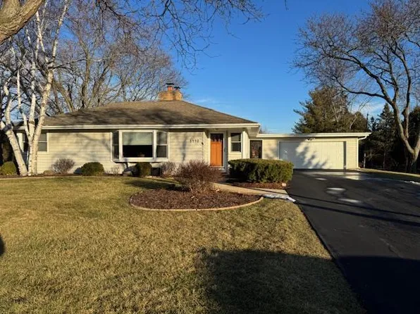 3440 Mountain DRIVE, Brookfield, WI 53045