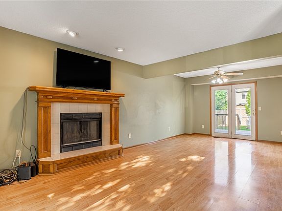 4th image of 1295 Hardin Dr